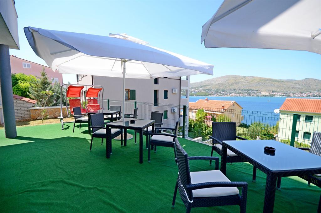 Apartments Maja Donji Okrug  Екстериор снимка