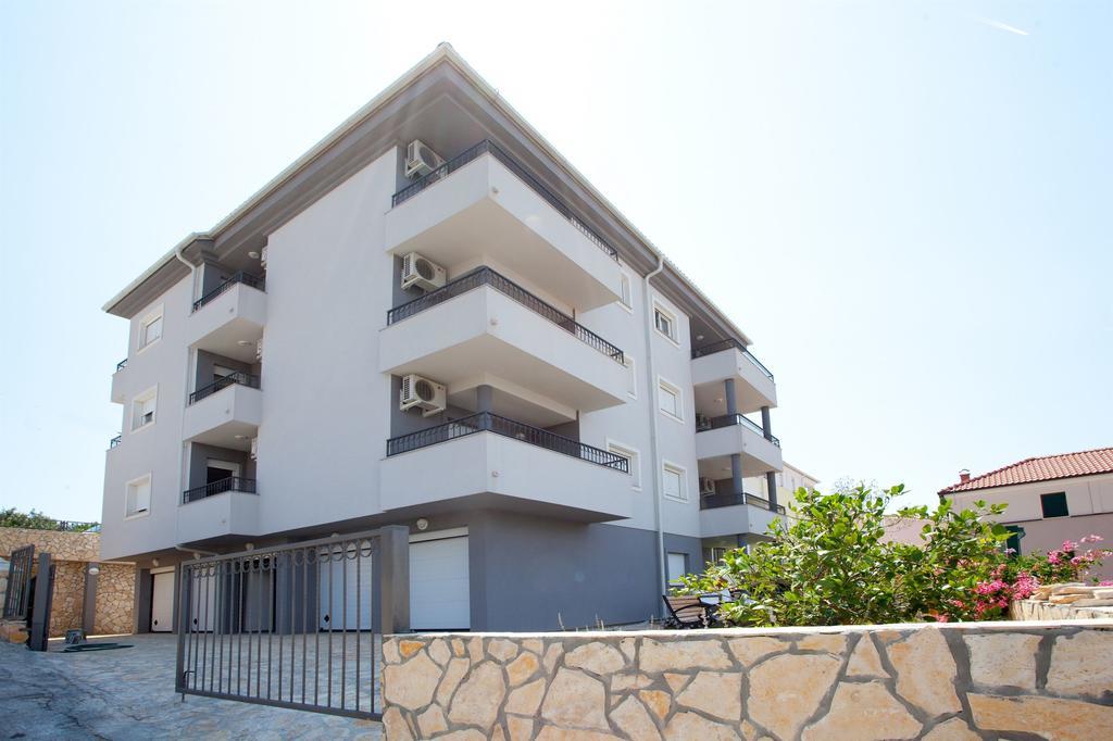 Apartments Maja Donji Okrug  Екстериор снимка