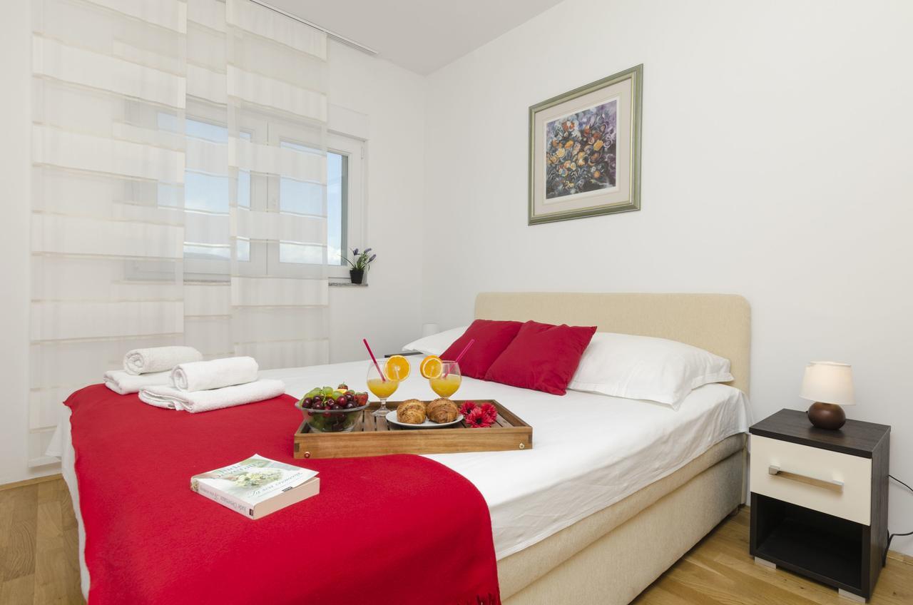Apartments Maja Donji Okrug  Екстериор снимка