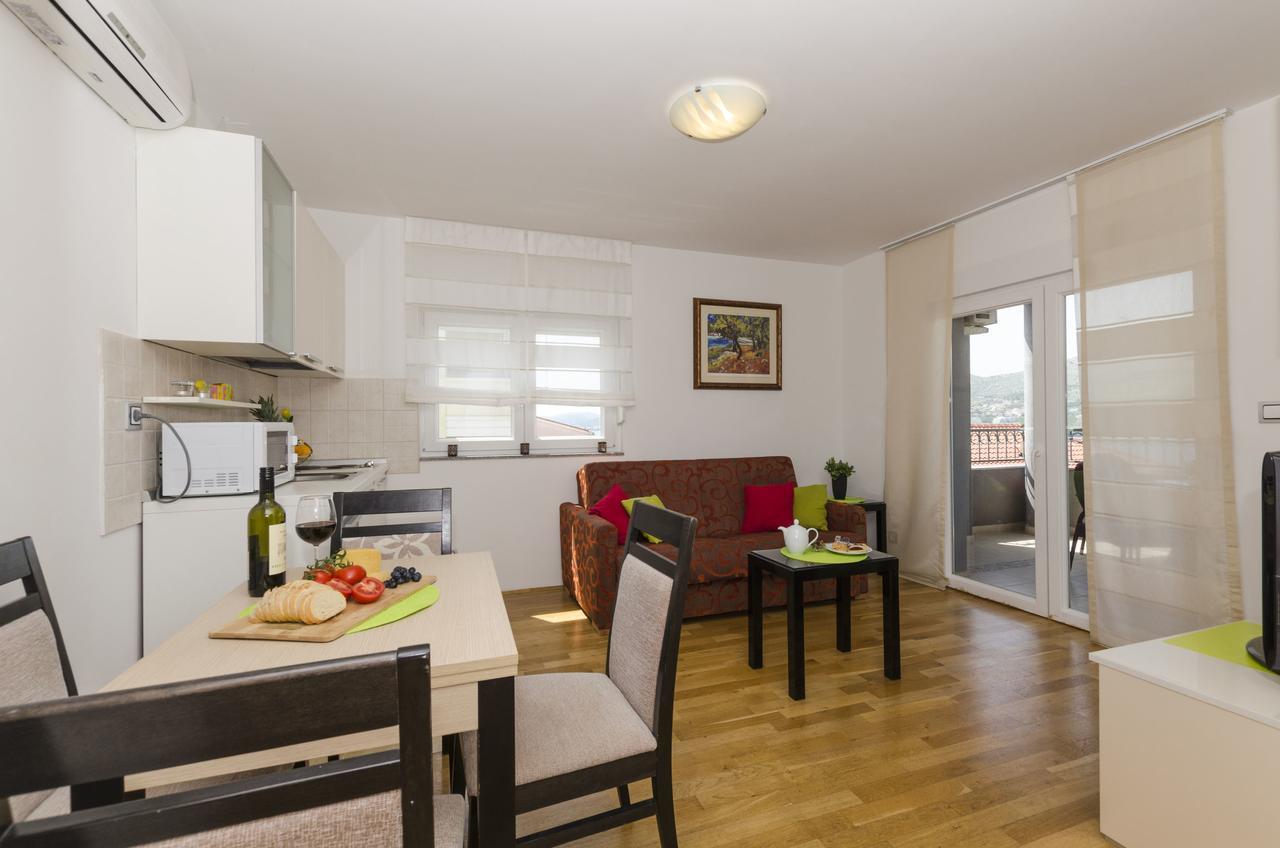 Apartments Maja Donji Okrug  Екстериор снимка
