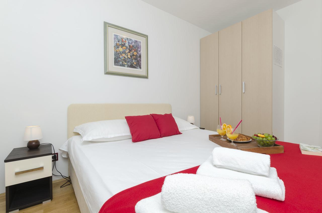 Apartments Maja Donji Okrug  Екстериор снимка