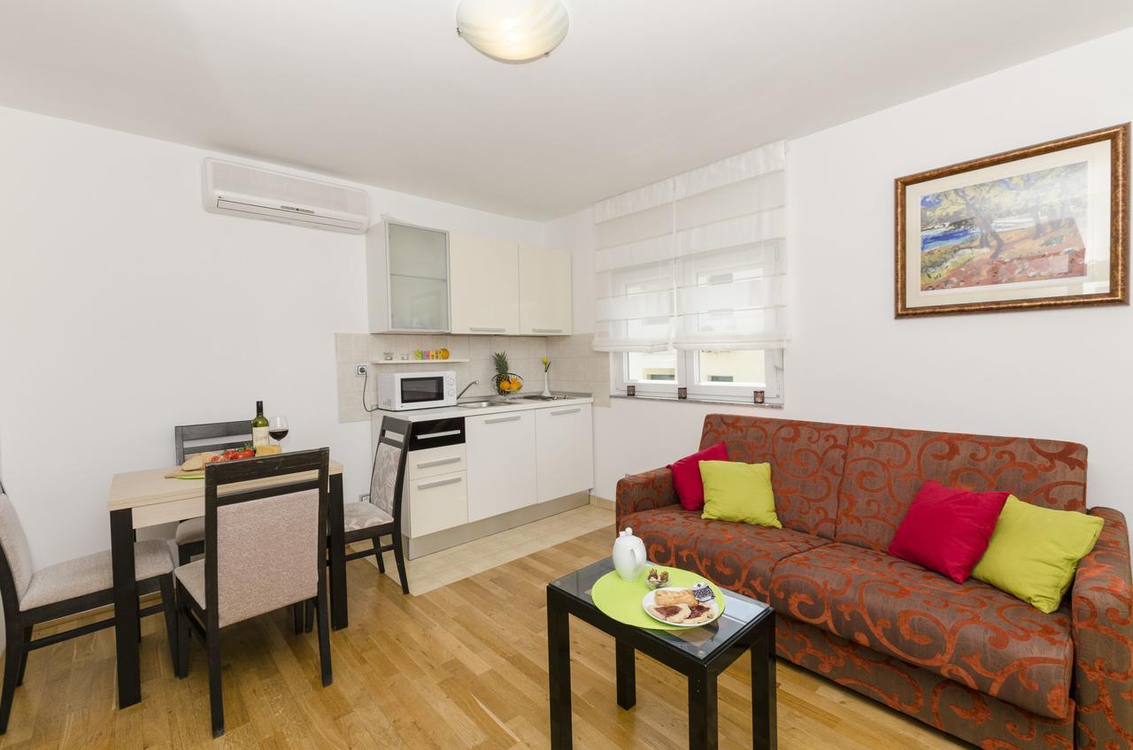 Apartments Maja Donji Okrug  Екстериор снимка