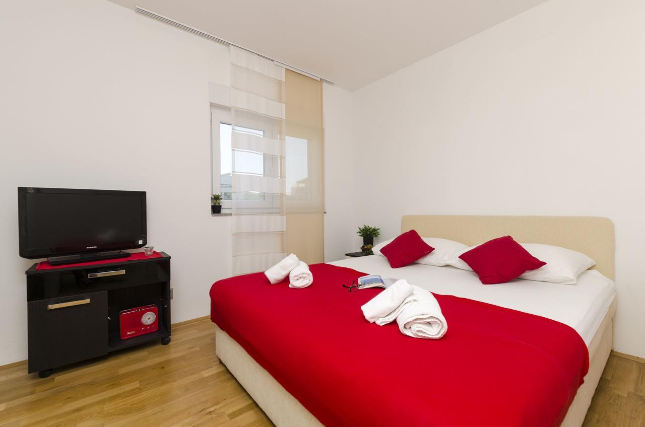 Apartments Maja Donji Okrug  Екстериор снимка