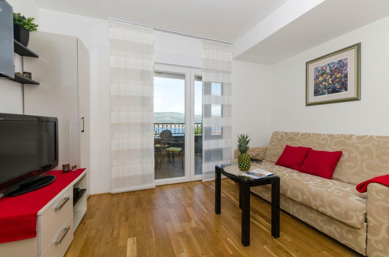 Apartments Maja Donji Okrug  Стая снимка